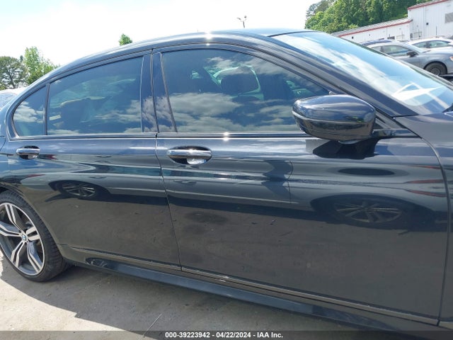 WBA7F0C50KGM25424 BMW 750i
