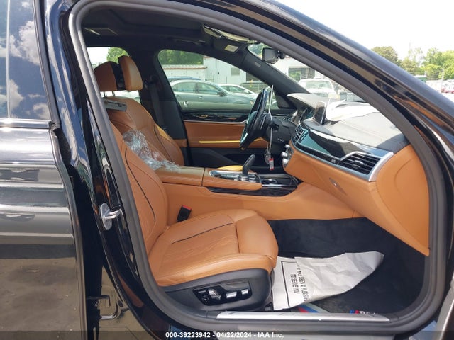 WBA7F0C50KGM25424 BMW 750i