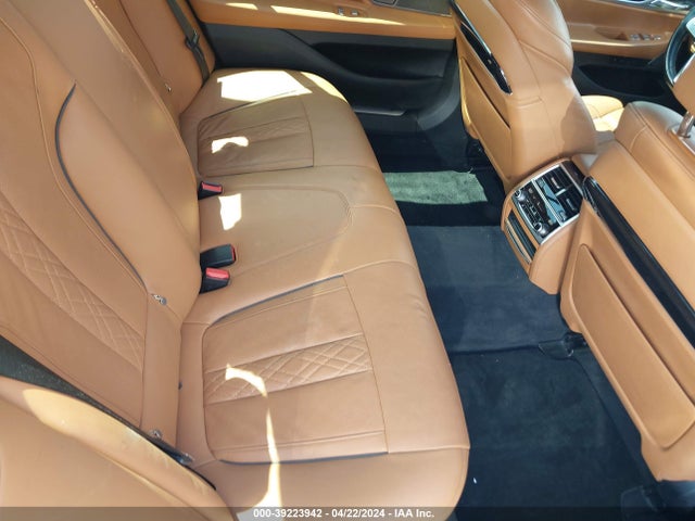 WBA7F0C50KGM25424 BMW 750i