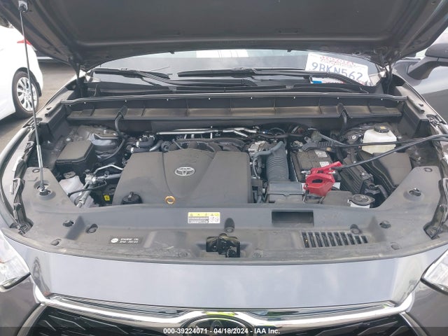 Toyota Highlander Platinum 2022 5TDFZRAH2NS122307 Image 10