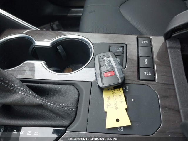 Toyota Highlander Platinum 2022 5TDFZRAH2NS122307 Image 11