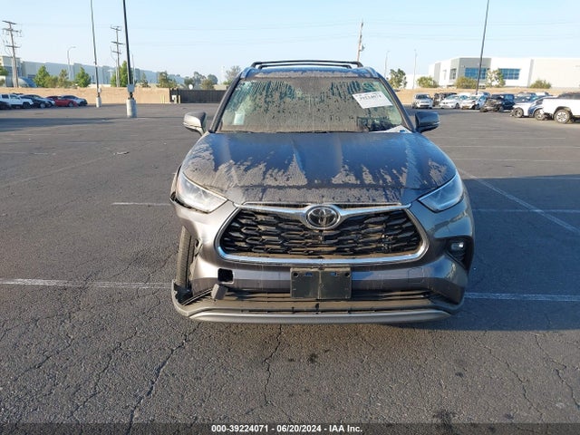 Toyota Highlander Platinum 2022 5TDFZRAH2NS122307 Image 12
