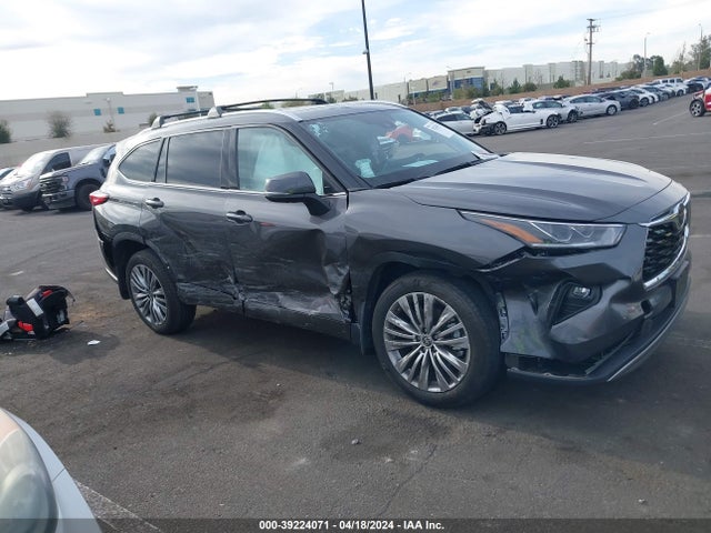 Toyota Highlander Platinum 2022 5TDFZRAH2NS122307 Image 13