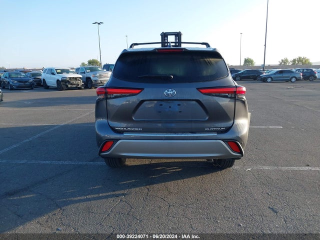 Toyota Highlander Platinum 2022 5TDFZRAH2NS122307 Image 16