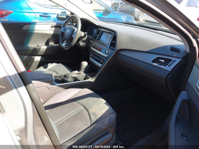 Hyundai SONATA SE 2019 5NPE24AF0KH762583 Image 5