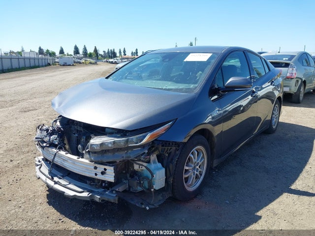 Toyota Prius Prime Advanced 2017 JTDKARFP2H3018458 Image 2