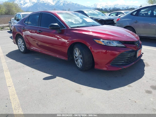 Toyota CAMRY LE 2018 4T1B11HK2JU586241 головне зображення
