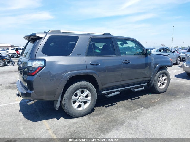 Toyota 4RUNNER SR5 2020 JTEZU5JRXL5225633 Image 13