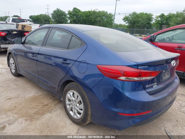 Hyundai ELANTRA SE 2018 5NPD74LF0JH313882 Image 3