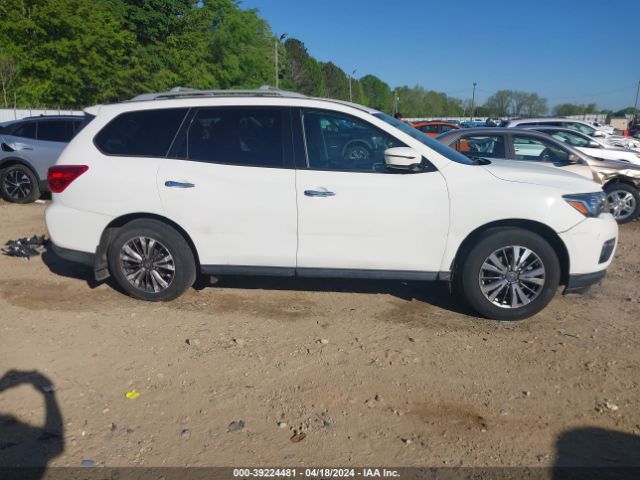 5N1DR2MN0JC667056 Nissan Pathfinder S