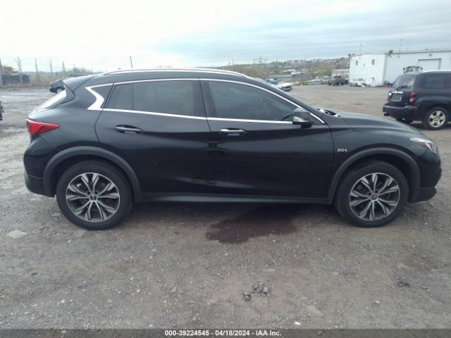 SJKCH5CR1HA017034 Infiniti Qx30 Premium
