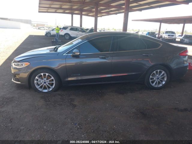3FA6P0MU9KR262532 Ford Fusion Hybrid Sel