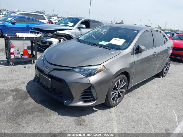 Toyota COROLLA SE 2018 5YFBURHE2JP773190 Image 2