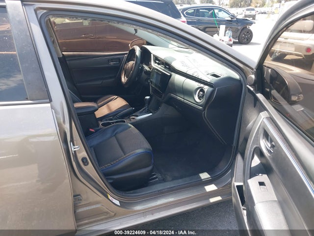 Toyota COROLLA SE 2018 5YFBURHE2JP773190 Image 5