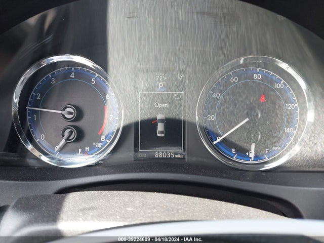 Toyota COROLLA SE 2018 5YFBURHE2JP773190 Image 7
