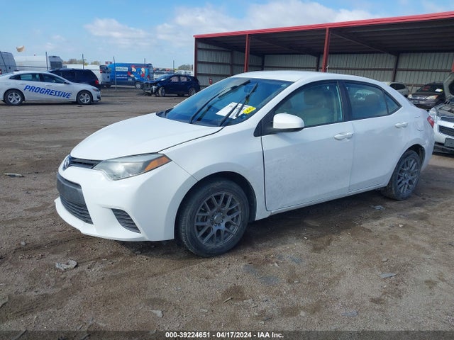 Toyota COROLLA LE 2016 5YFBURHE4GP381952 Image 2