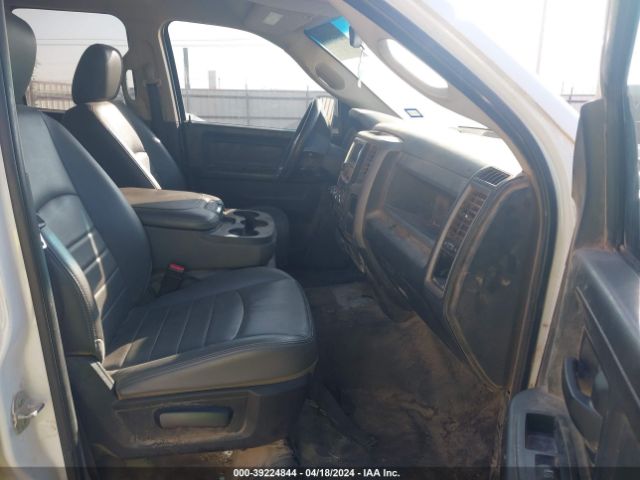 1C6RR7FT7HS656825 RAM 1500 Tradesman Quad Cab 4x4 6'4 Box