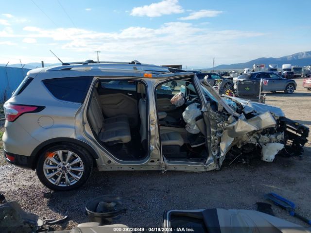 1FMCU9JD0HUC81126 Ford Escape Titanium