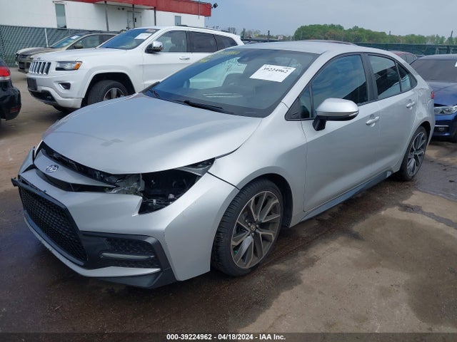 Toyota COROLLA SE 2020 5YFS4RCE2LP018275 Image 2