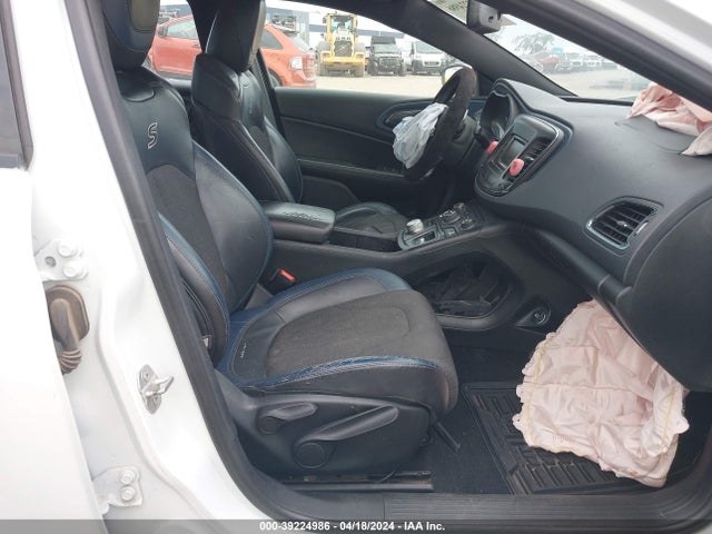 1C3CCCBG4FN614629 Chrysler 200 S
