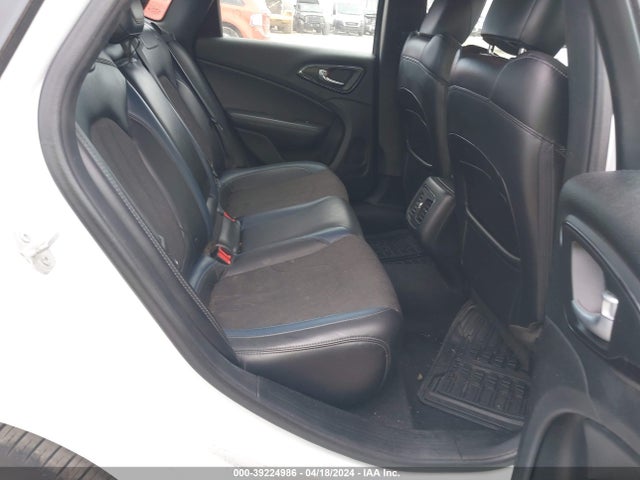 1C3CCCBG4FN614629 Chrysler 200 S