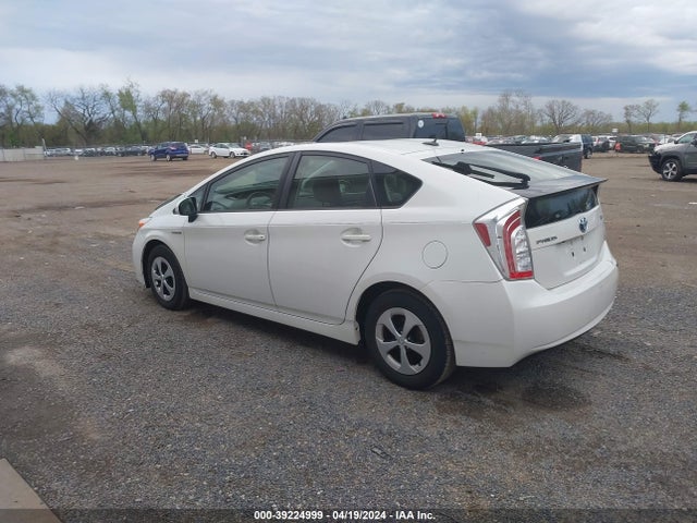 Toyota Prius Three 2014 JTDKN3DU2E1778763 Image 3