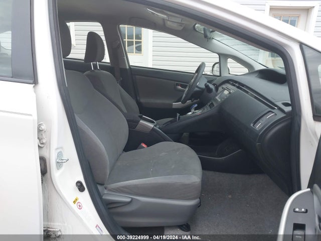 Toyota Prius Three 2014 JTDKN3DU2E1778763 Image 5