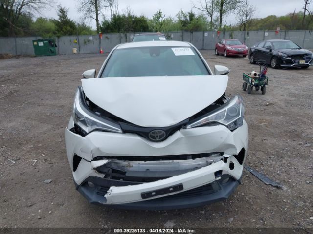 NMTKHMBX8JR027835 Toyota C-hr Xle Premium