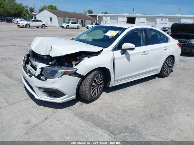 Subaru Legacy 2.5i Premium 2018 4S3BNAC68J3006127 Image 2