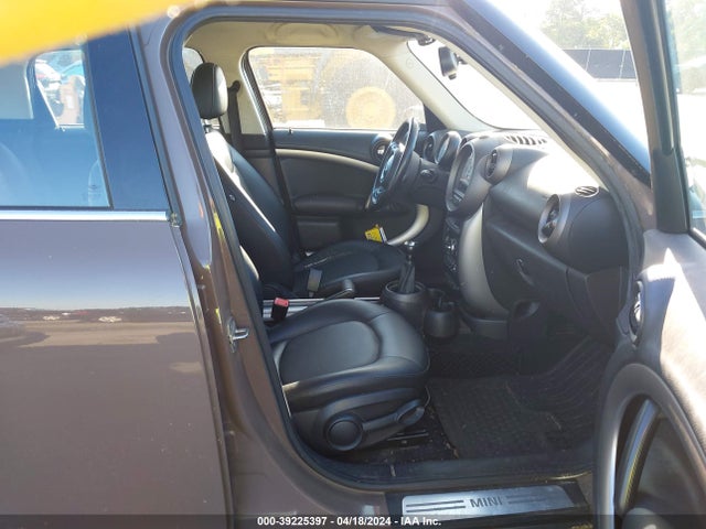 2011 MINI COOPER COUNTRYMAN WMWZB3C50BWM29422 Photo 4