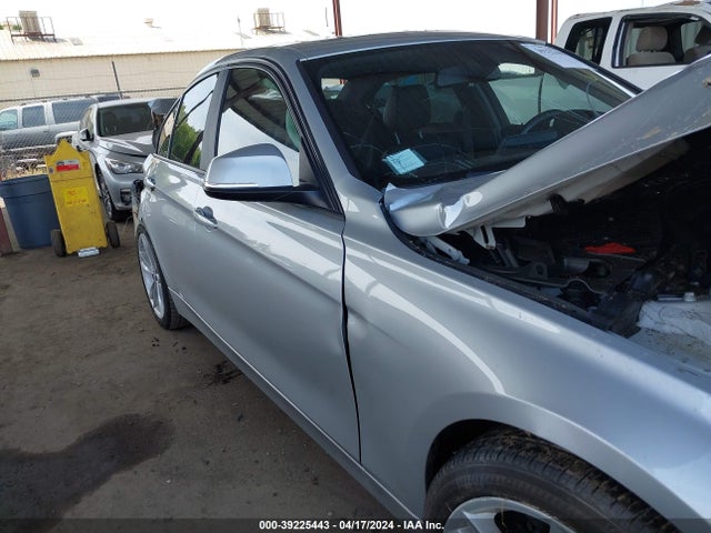 BMW 320i 2016 WBA8E1G51GNT34205 Image 12