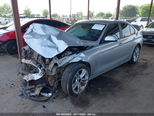 BMW 320i 2016 WBA8E1G51GNT34205 Image 2