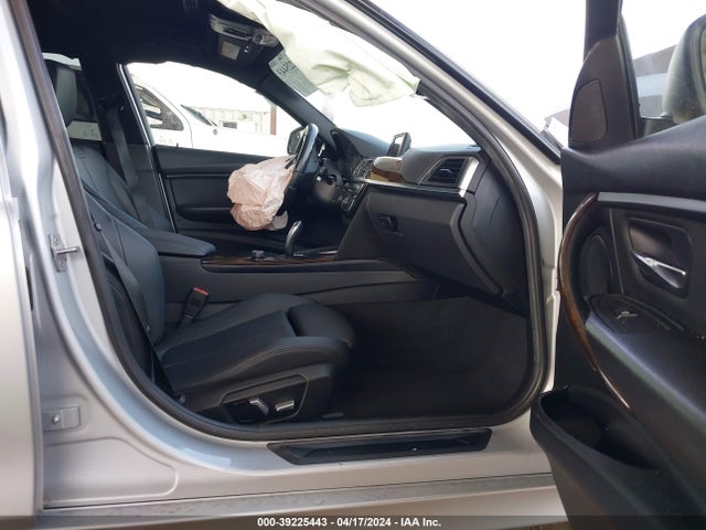 BMW 320i 2016 WBA8E1G51GNT34205 Image 5