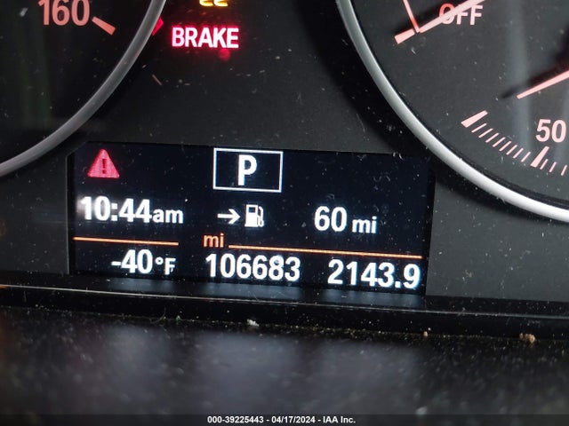BMW 320i 2016 WBA8E1G51GNT34205 Image 7