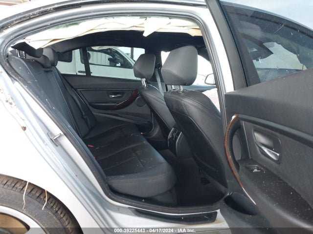 BMW 320i 2016 WBA8E1G51GNT34205 Image 8