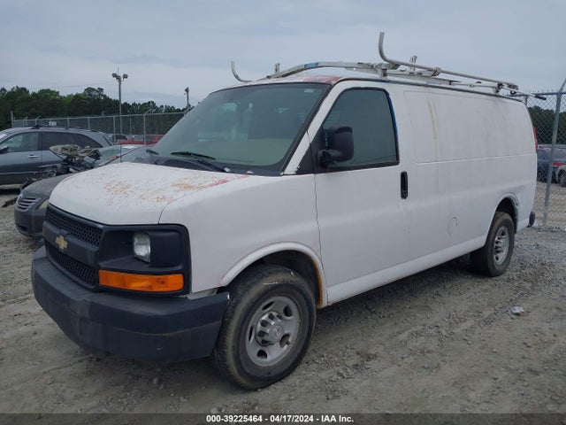 Chevrolet Express 2500 Work Van 2015 1GCWGFCF2F1277762 Image 2