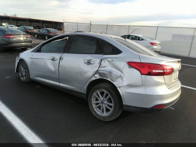 Ford FOCUS SE 2018 1FADP3F21JL258637 Image 3