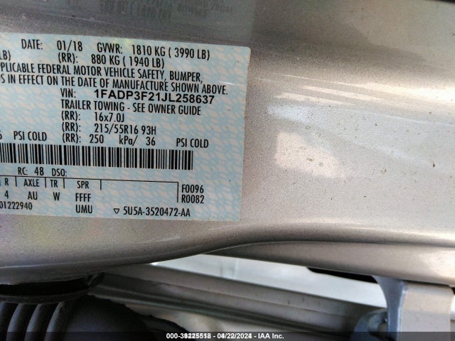 Ford FOCUS SE 2018 1FADP3F21JL258637 Image 9
