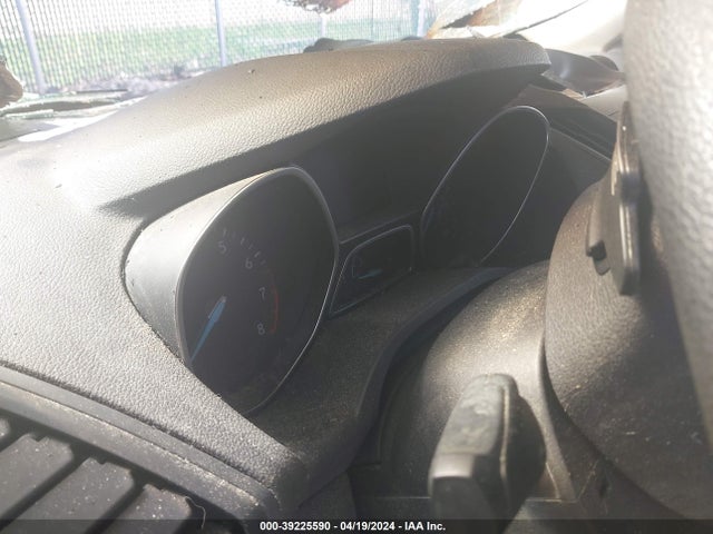 1FMCU9GD2HUA10771 Ford ESCAPE SE