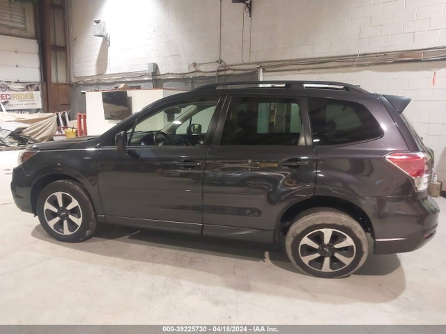 Subaru Forester 2.5i Premium 2018 JF2SJAGC0JH555000 Image 14