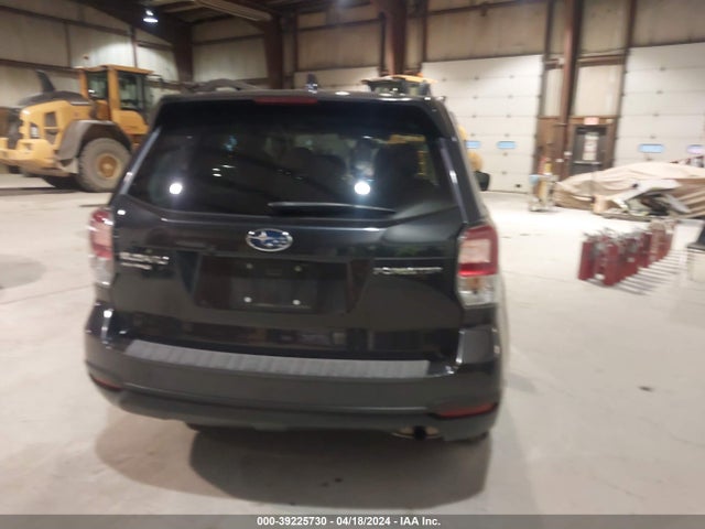 Subaru Forester 2.5i Premium 2018 JF2SJAGC0JH555000 Image 16
