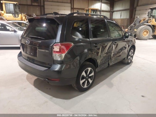 Subaru Forester 2.5i Premium 2018 JF2SJAGC0JH555000 Image 4