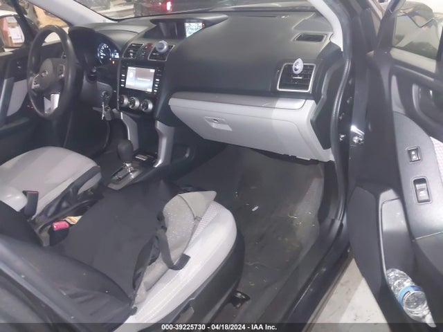 Subaru Forester 2.5i Premium 2018 JF2SJAGC0JH555000 Image 5