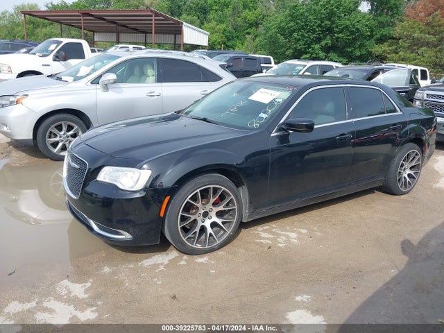Chrysler 300 Limited 2015 2C3CCAAG1FH802068 Image 2