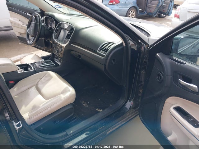 Chrysler 300 Limited 2015 2C3CCAAG1FH802068 Image 5