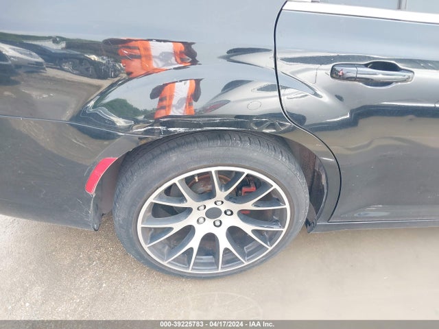 Chrysler 300 Limited 2015 2C3CCAAG1FH802068 Image 6