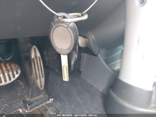 2005 MINI COOPER S WMWRE33565TG97438 Photo 10