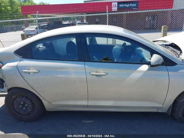Hyundai ACCENT SE 2018 3KPC24A37JE024201 Image 13