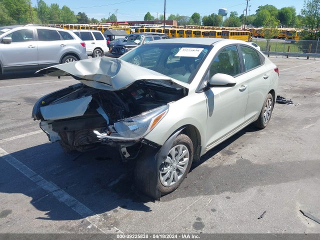 Hyundai ACCENT SE 2018 3KPC24A37JE024201 Image 2