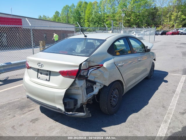 Hyundai ACCENT SE 2018 3KPC24A37JE024201 Image 4